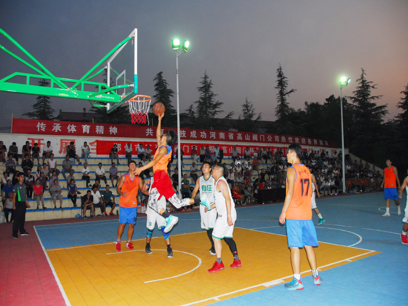 Players battling for a rebound in the final rounds of the tournament